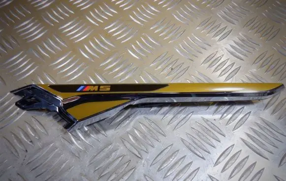 BMW M5 F90 Fender trim (molding) 8063205