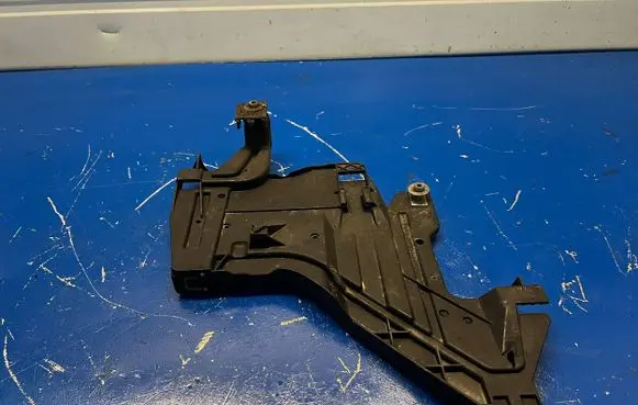 Audi A4 S4 B8 8K Headlight/headlamp mounting bracket 1301073034