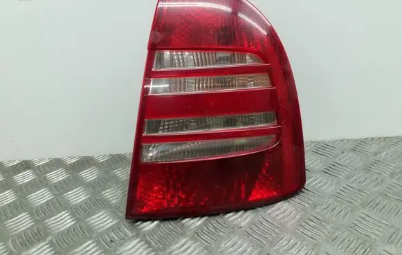 Skoda Superb B5 (3U) Rear/tail lights 3U5945096 3U5945112