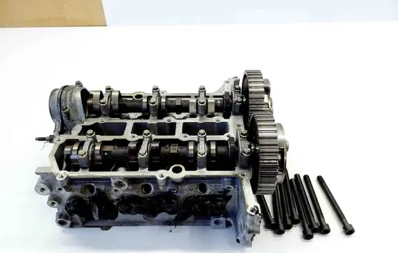 Ford Fiesta Engine head E3BG6C525BA H1BG6C524AA