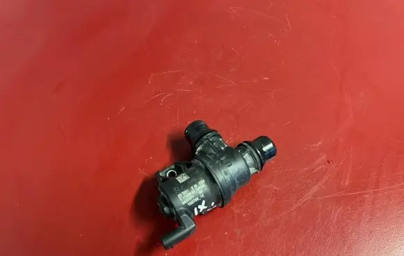 BMW iX Coolant heater control valve 5A37571