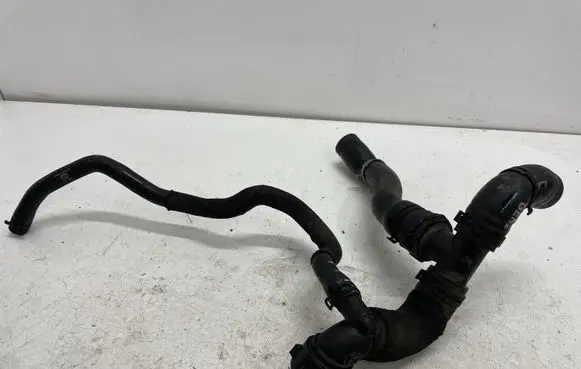 Land Rover Range Rover Sport L494 Engine coolant pipe/hose FPLA8584CB