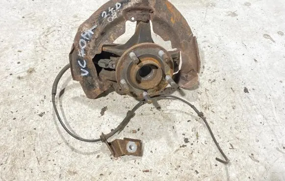 Volvo C70 Front wheel hub spindle knuckle