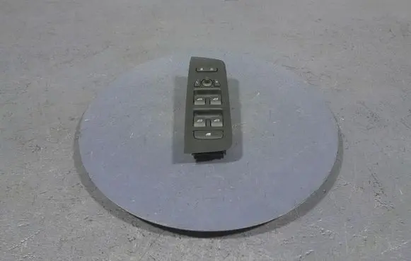 Volvo V40 Electric window control switch 31334567