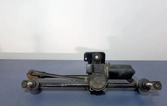 KIA Sportage Front wiper linkage and motor
