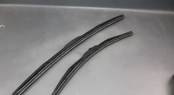 Mazda 6 Windshield/front glass wiper blade 