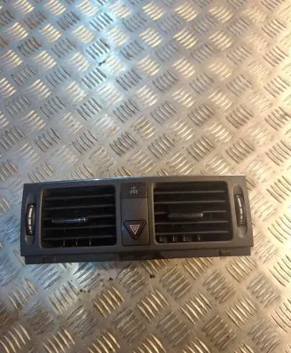 Mercedes-Benz C W204 Dash center air vent grill A2048305854 7713001