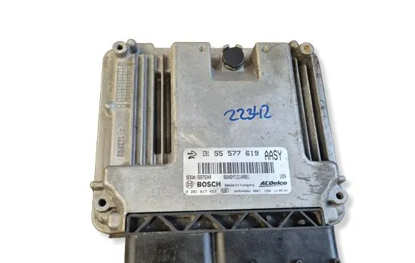 Opel Astra J Engine control unit/module 55577619 55575349 0281017453