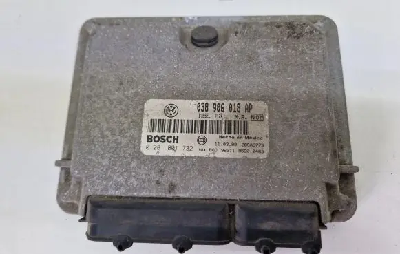 Volkswagen New Beetle Engine control unit/module 038906018 0281001732