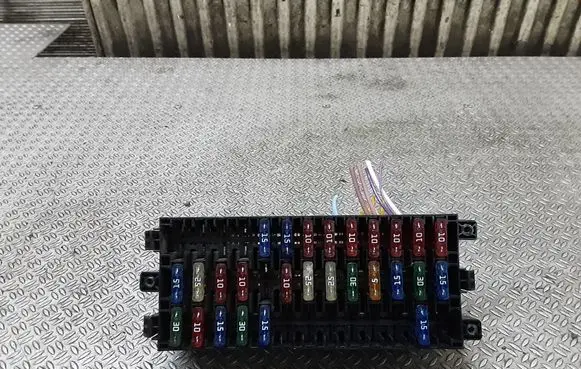 Opel Vivaro Fuse module