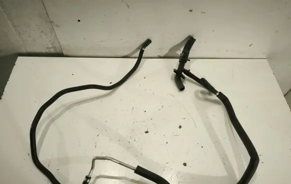 Mercedes-Benz GLE (W166 - C292) Engine coolant pipe/hose A1668305096