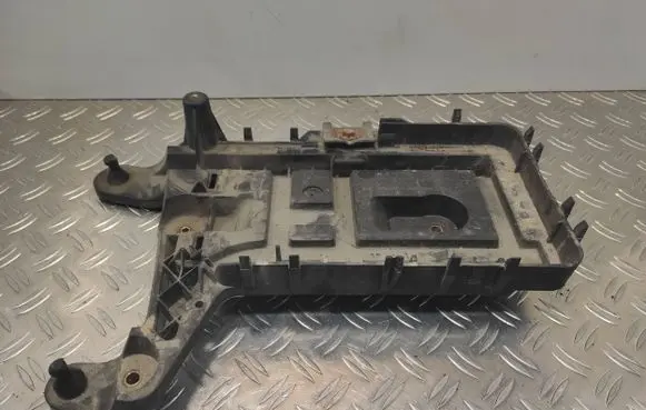 Skoda Octavia Mk2 (1Z) Battery tray 1K0915333C