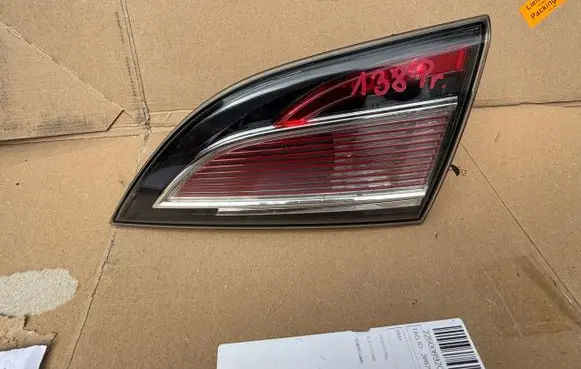 Mazda 6 Tailgate rear/tail lights 513F0