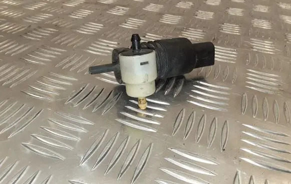 Volkswagen Caddy Windscreen/windshield washer pump