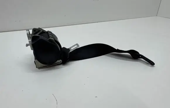 BMW 3 E90 E91 Rear seatbelt 0606019700 000090V