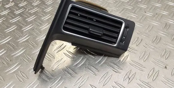 Toyota Verso Dash center air vent grill 556800F030