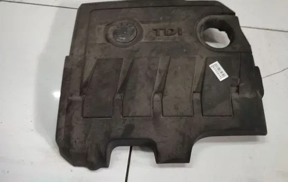 Engine cover (trim)