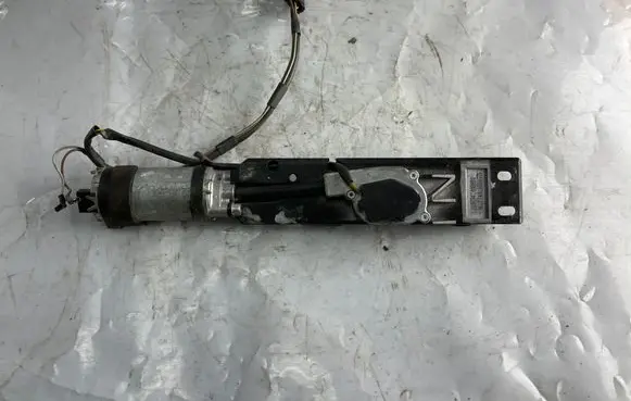 BMW 7 E38 Tailgate boot lock/latch motor 8352202 0390201300