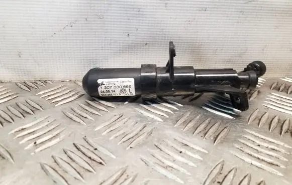 Volkswagen PASSAT CC Headlight washer spray nozzle 3C8955103B 1307030666