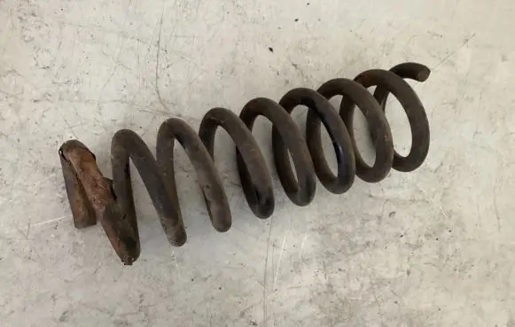 Mercedes-Benz C W203 Rear coil spring