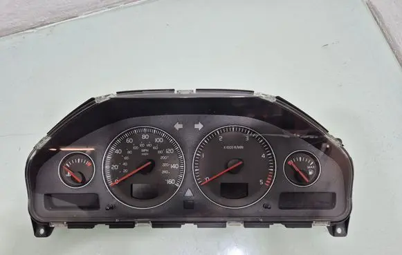 Volvo XC90 Speedometer (instrument cluster) 30746111