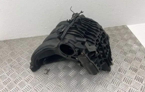 BMW 1 E81 E87 Intake manifold 22845910