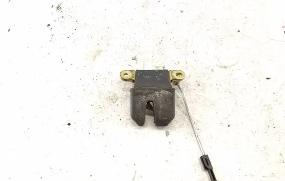 Volkswagen PASSAT B5 Tailgate/trunk/boot lock/catch/latch 3B5827505E