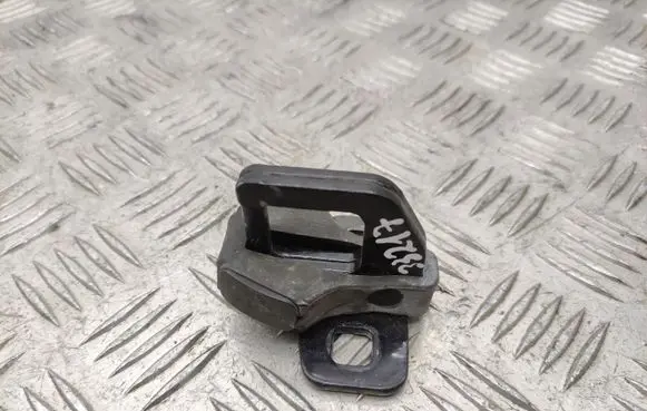 Land Rover Discovery 3 - LR3 Loading door lock loop/hook striker 