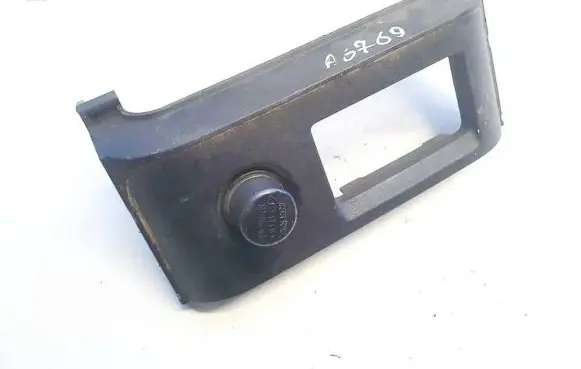Nissan X-Trail T30 Cigarette lighter 68412eq400