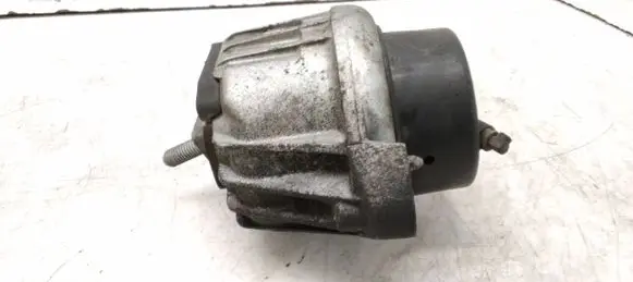 Engine mount bracket