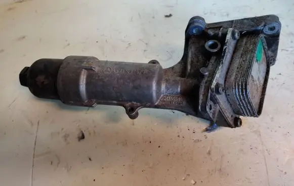 Mercedes-Benz CLK A209 C209 Oil filter mounting bracket A2711800610