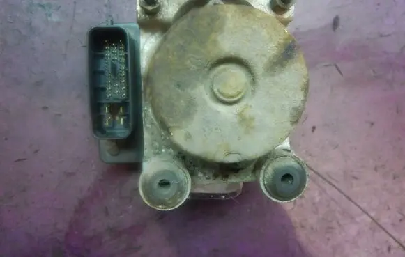 Mazda 6 ABS Pump 2059047