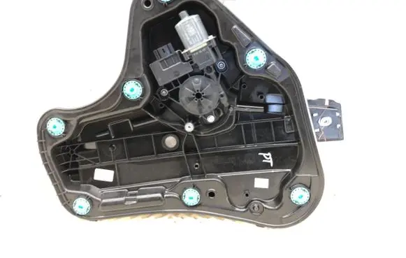 Volkswagen Golf VIII Rear door window regulator with motor 5H0839402F