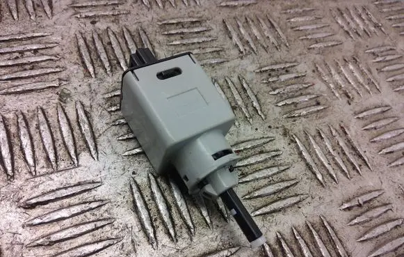 Nissan Juke II F16 Hand parking brake sensor 