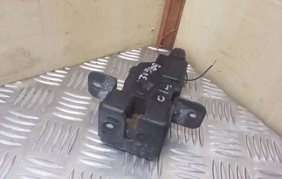 KIA Sorento Tailgate window lock/catch/latch 