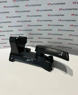 BMW X5 G05 Engine bonnet (hood) release handle 7445745