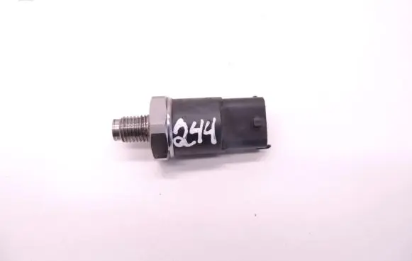 Volvo XC70 Fuel pressure sensor 8631588 0281002527 D244