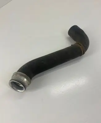 Mercedes-Benz Vito Viano W639 Engine coolant pipe/hose A6395017382
