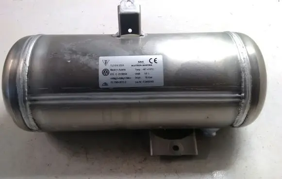 Porsche Cayenne (9PA) Air suspension tank/reservoir 7L0616202A