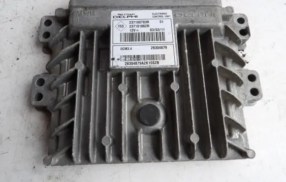 Dacia Sandero Engine control unit/module ECU 237100703R 28304879 237101862R