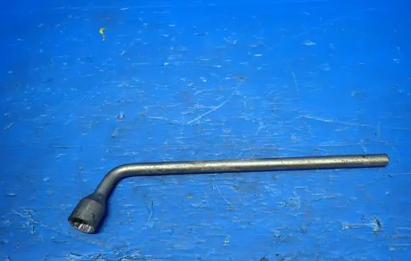 Mini One - Cooper Coupe R56 Wheel nut wrench 6779731