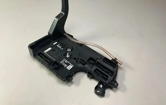Tesla Model 3 Comfort/convenience module 107867390H GA420823