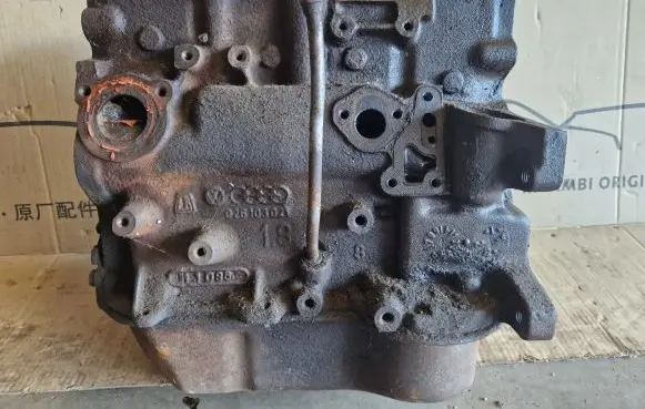 Volkswagen Golf I Engine block 026103021 DXDX