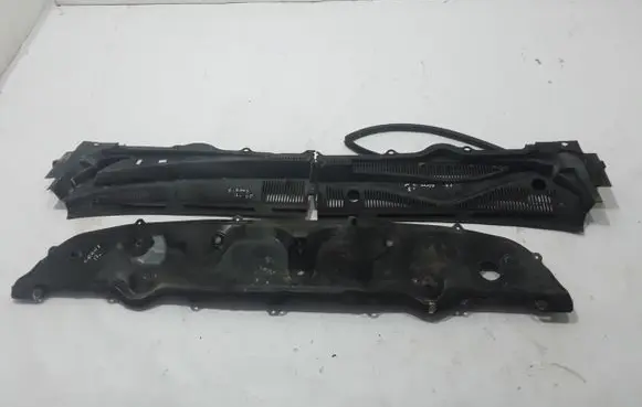 Ford Ranger Wiper trim AB392102222DC