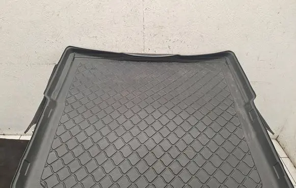 Trunk/boot mat liner