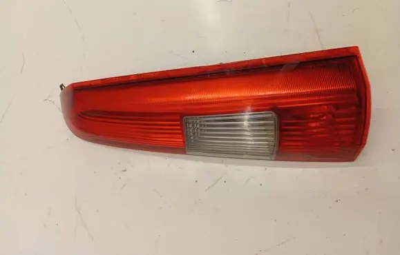Volvo V70 Rear/tail lights 9154494