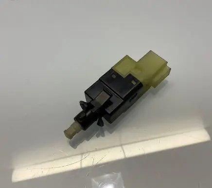 Mercedes-Benz E W211 Brake pedal sensor switch A0015456709 0015456709
