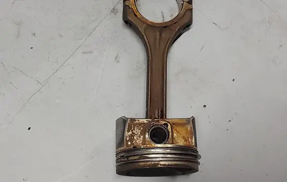 Volkswagen Tiguan Connecting rod/conrod 