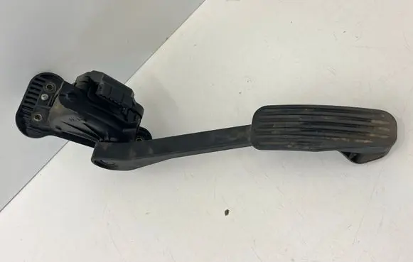 Volvo V70 Accelerator throttle pedal 30666659 6PV00853701