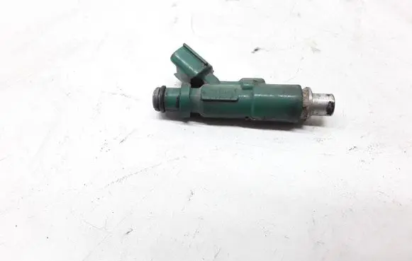 Toyota Yaris Fuel injector 2325021020